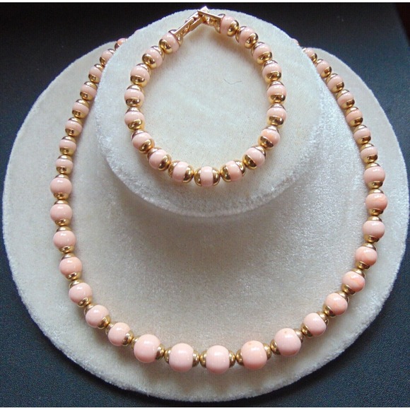 Vintage Avon Pink Beaded Necklace 18" & Bracelet 7" Gold tone Jewelry Set Signed - Picture 1 of 5